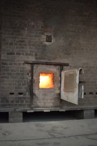 Continental brickmaking — kiln opening