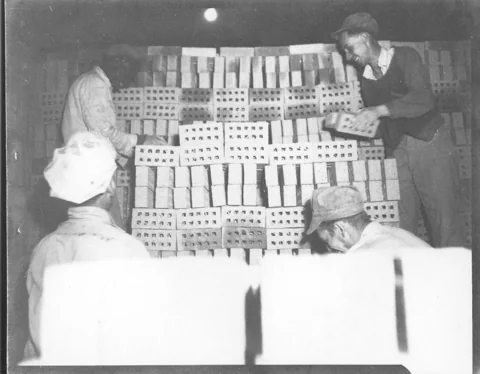 Continental brickmaking — historic brick handling