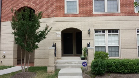 Brick arches and contrasting trim