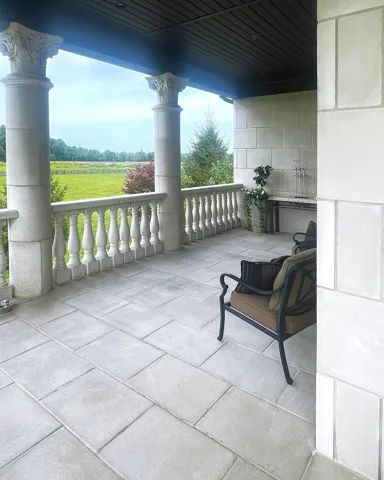 Quiet tones for a covered terrace